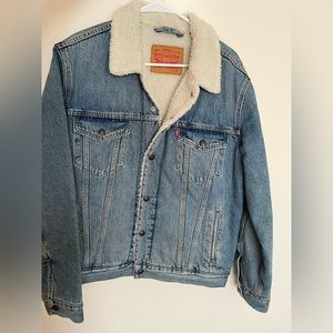 Levi sherpa jean jacket - men’s size medium